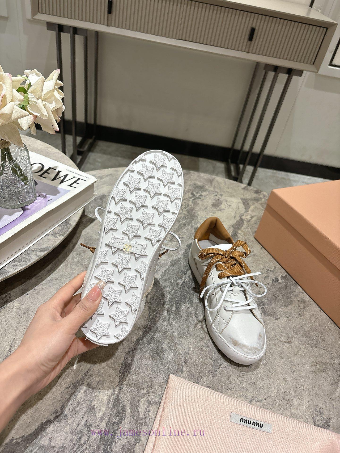 Miumiu's Latest Early Spring Fashion Show Casual Dirty Shoes/sports White Shoes Is A Popular It i3ey4fu5 - Image 5