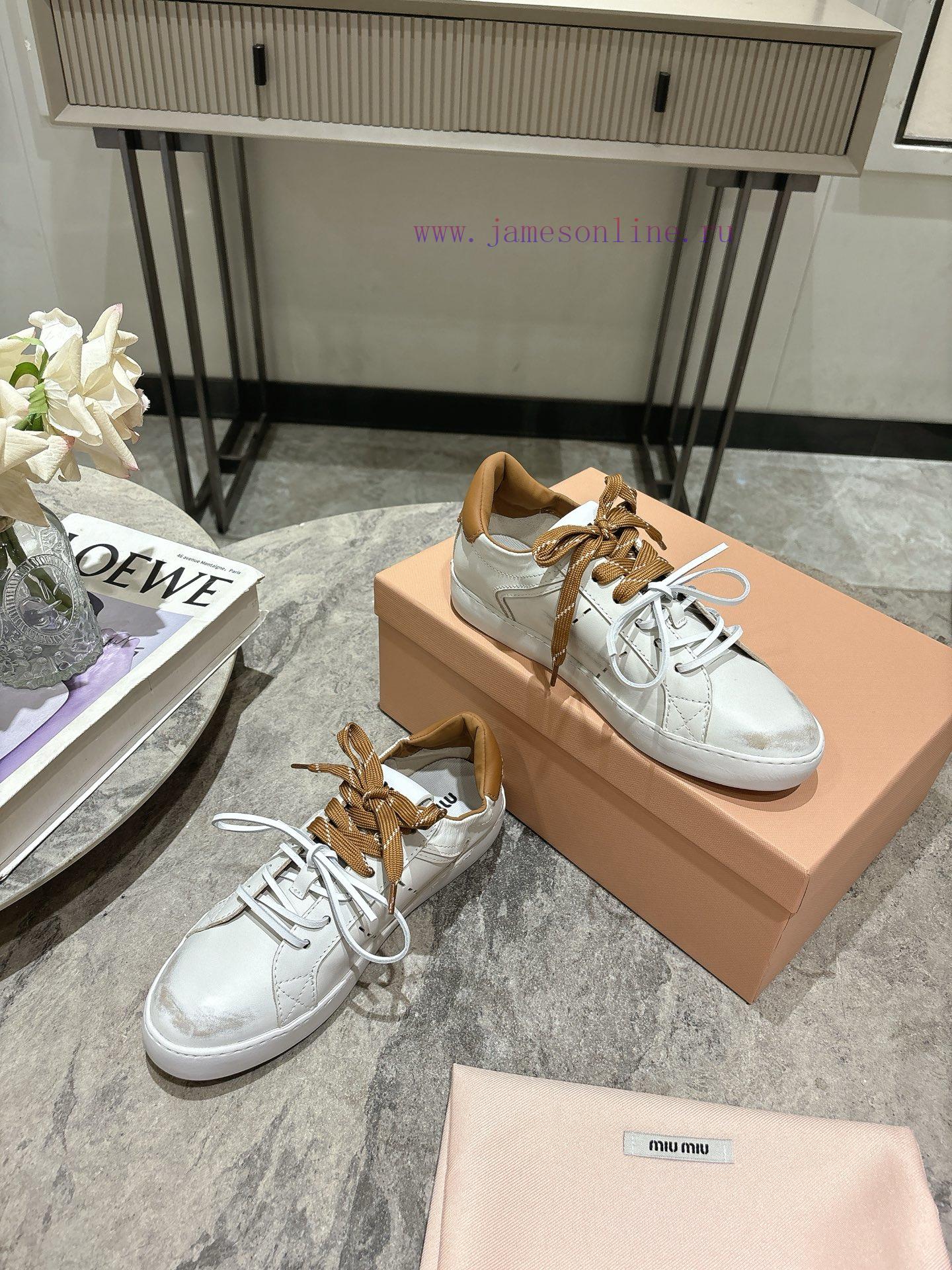 Miumiu's Latest Early Spring Fashion Show Casual Dirty Shoes/sports White Shoes Is A Popular It i3ey4fu5 - Image 7