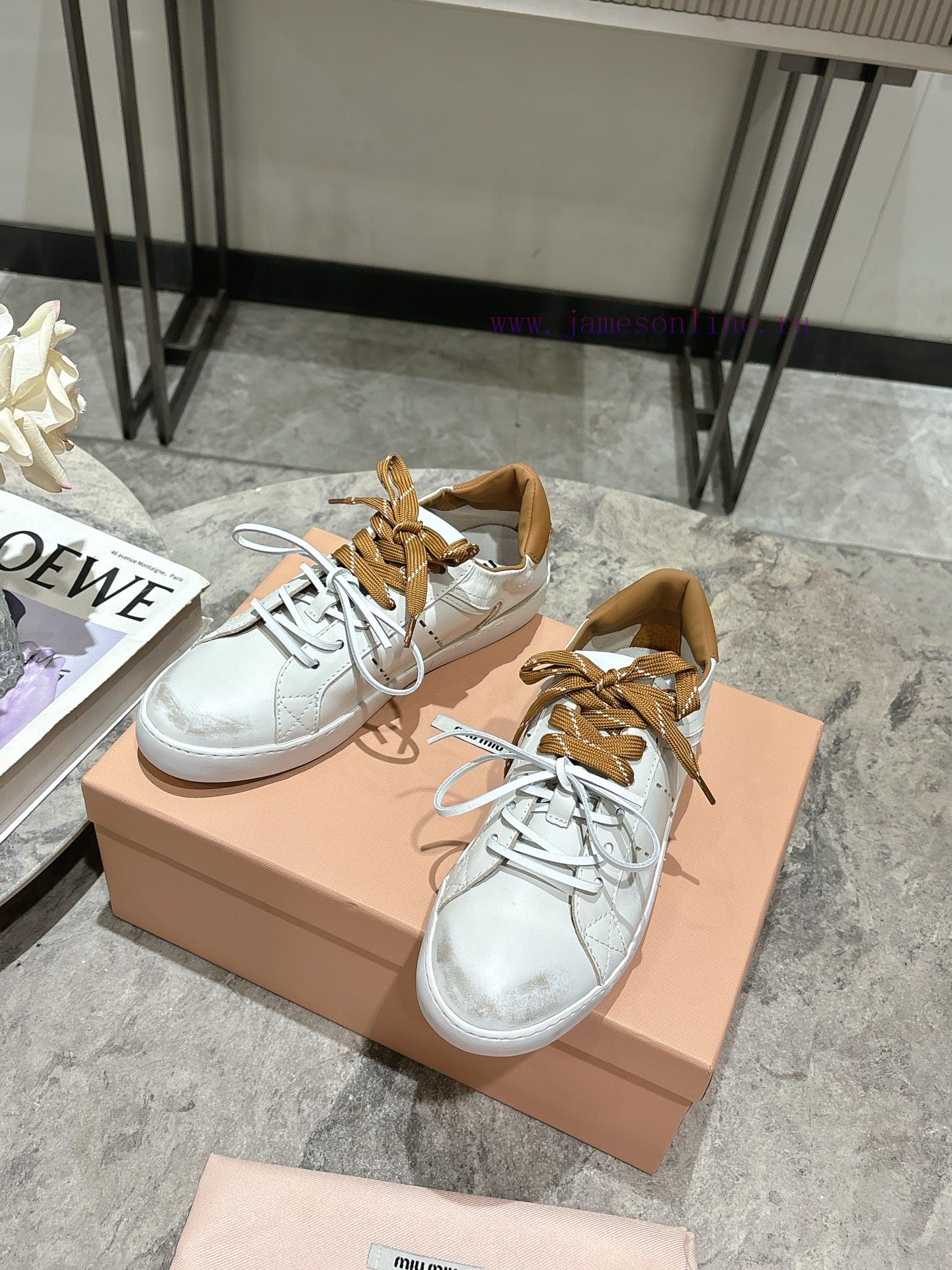 Miumiu's Latest Early Spring Fashion Show Casual Dirty Shoes/sports White Shoes Is A Popular It i3ey4fu5 - Image 8