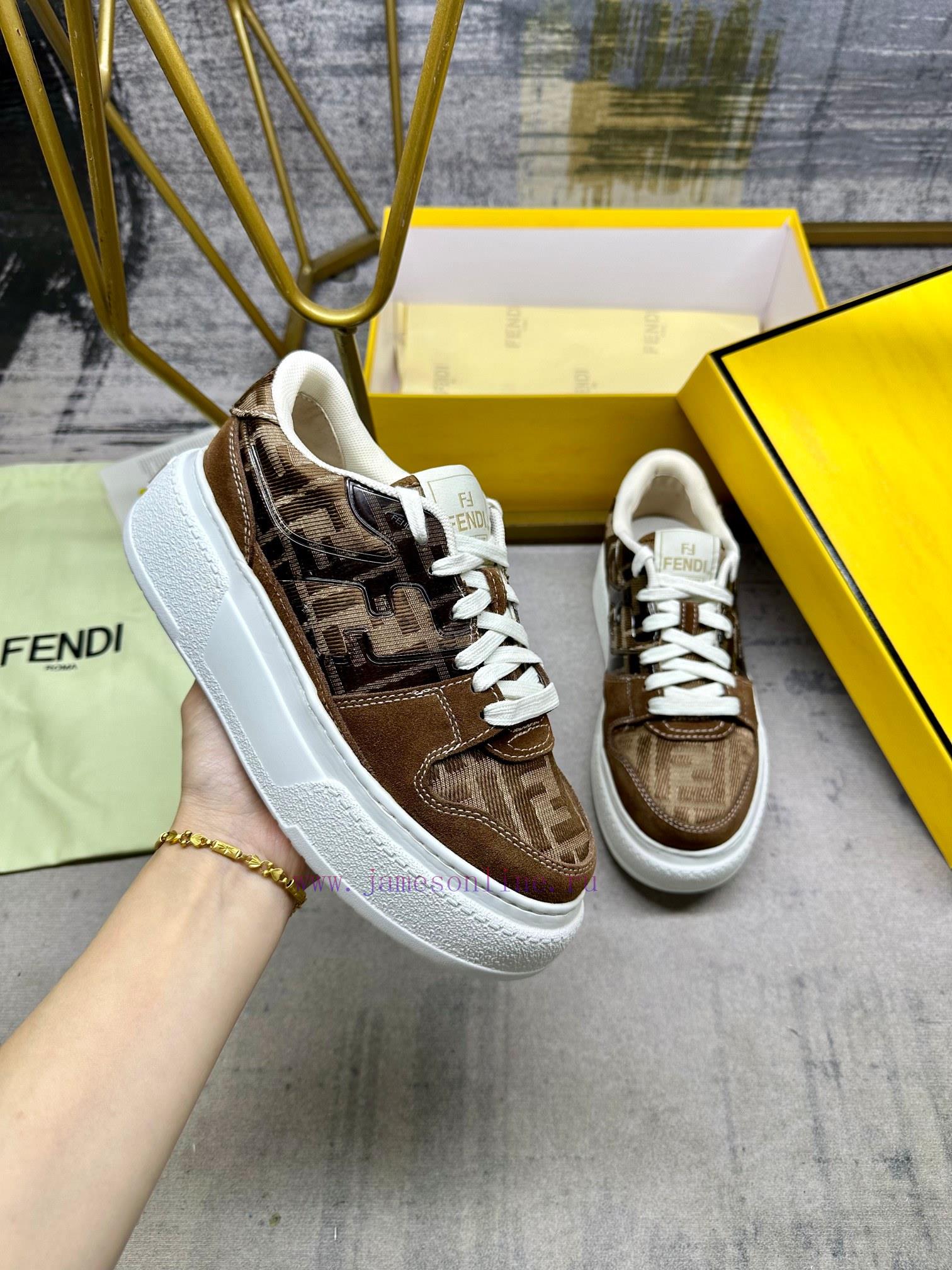 FENDI MatcHermes Comes With The Latest Sports Shoes Featuring Khaki FF Jacquard Fabric And Sued en9805cs