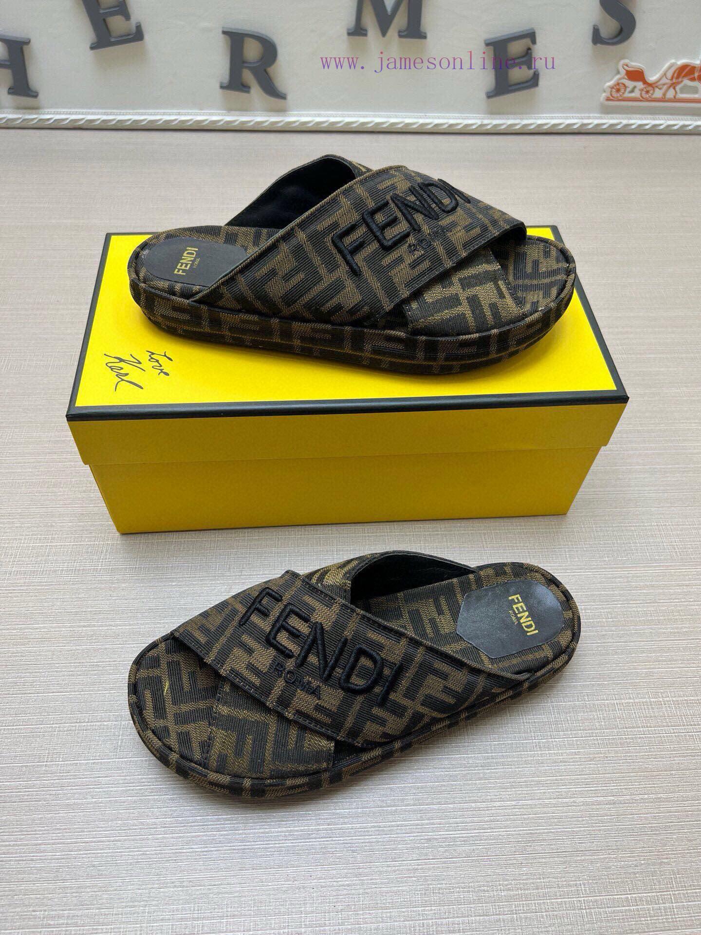 Couple StyleFENDI's Latest Thick Soled Slippers For Spring And Summer Featuring An Embroidered 920wteg4 - Image 5