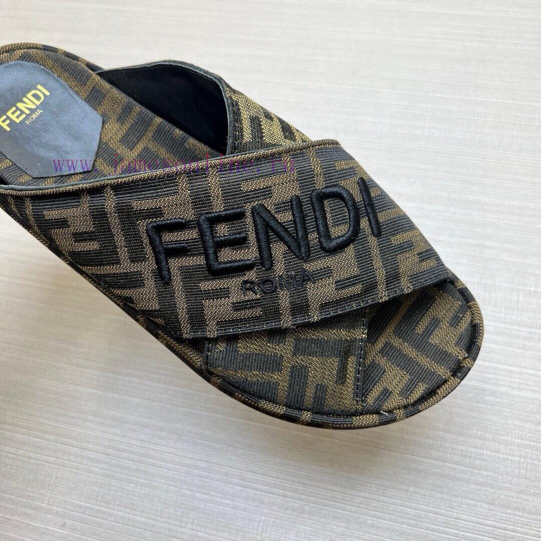 Couple StyleFENDI's Latest Thick Soled Slippers For Spring And Summer Featuring An Embroidered 920wteg4 - Image 7
