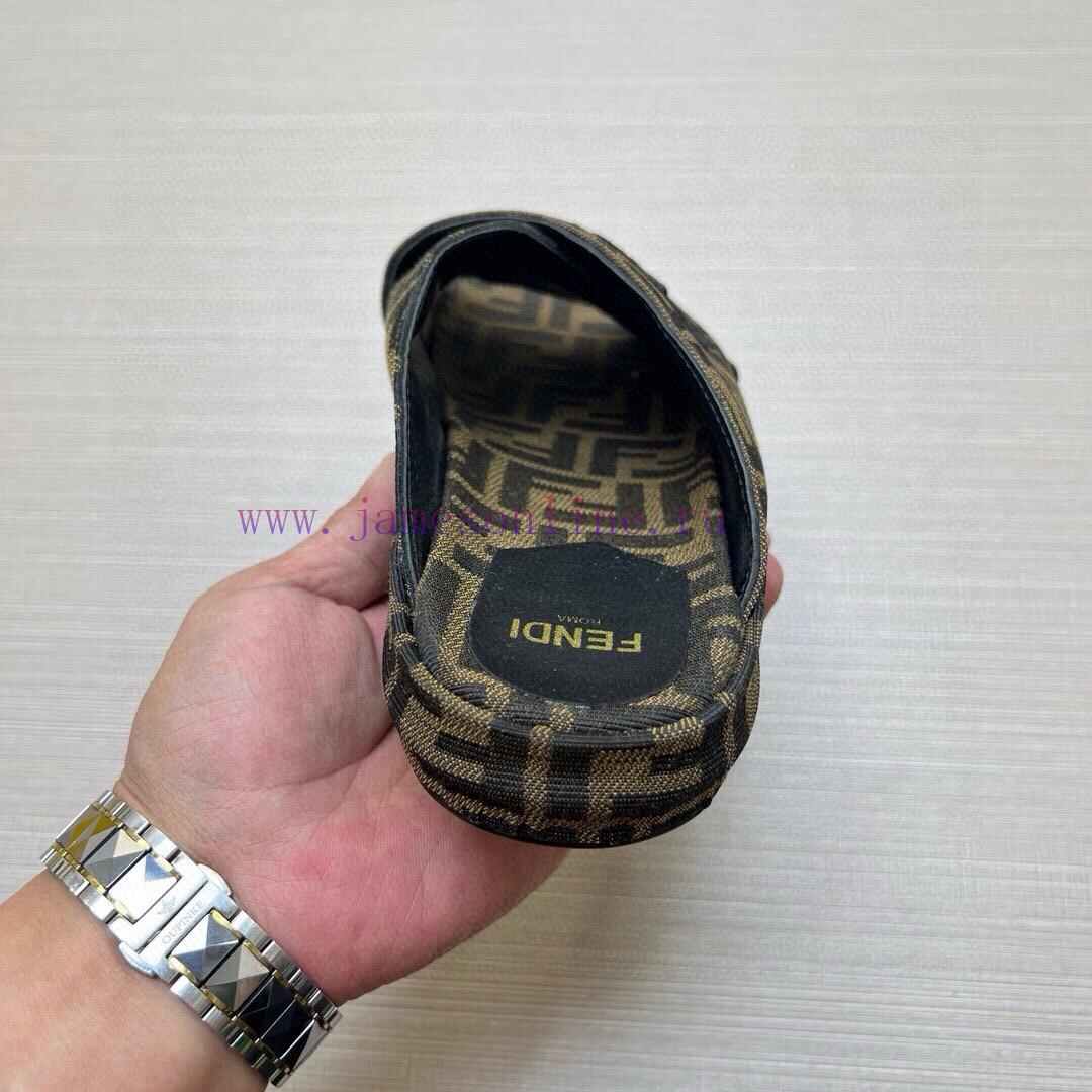 Couple StyleFENDI's Latest Thick Soled Slippers For Spring And Summer Featuring An Embroidered 920wteg4 - Image 8