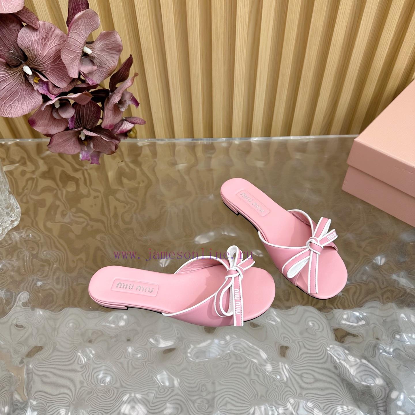 𝑀𝑖𝑢𝑀𝑖² ⁰² Miu Miu's New Bow Tie Girls' Slippers Series Is On The New Miumiu———————————The Lates 3od6c5yy - Image 9