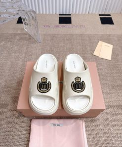 MiuMiu Thick Soled Slippers Summer 2025 New Edition Net Infrared Wear Sports Beach Anti Slip Tr pav9pb66