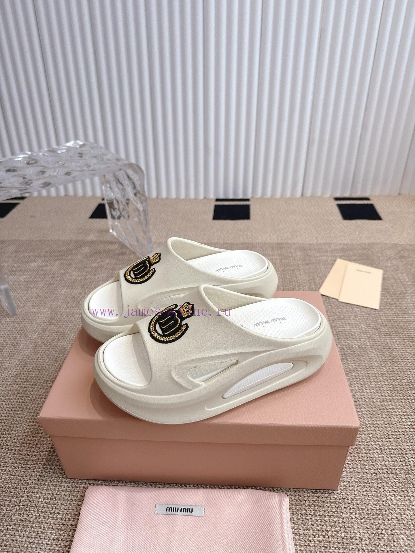 MiuMiu Thick Soled Slippers Summer 2025 New Edition Net Infrared Wear Sports Beach Anti Slip Tr pav9pb66 - Image 4