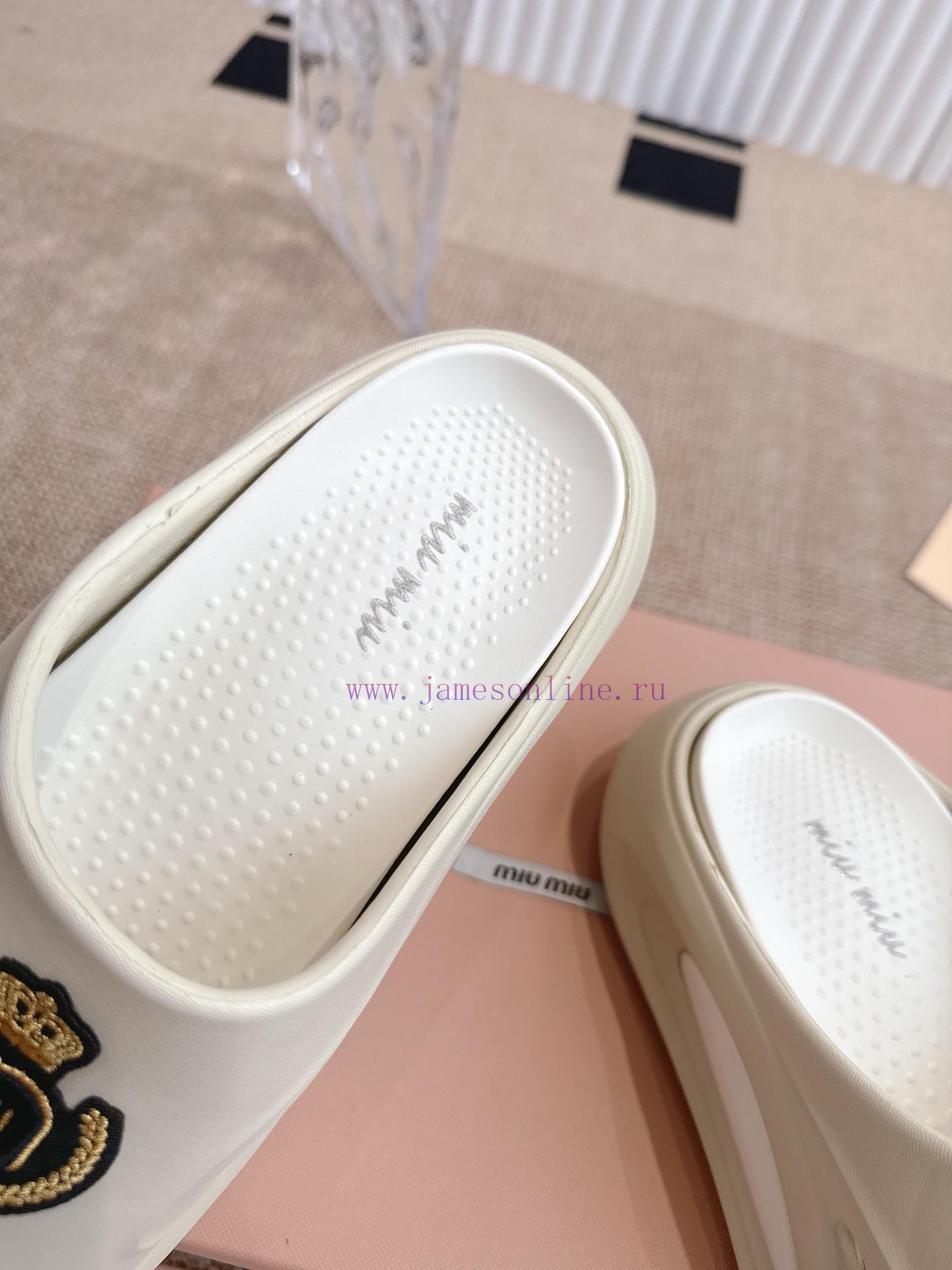 MiuMiu Thick Soled Slippers Summer 2025 New Edition Net Infrared Wear Sports Beach Anti Slip Tr pav9pb66 - Image 6