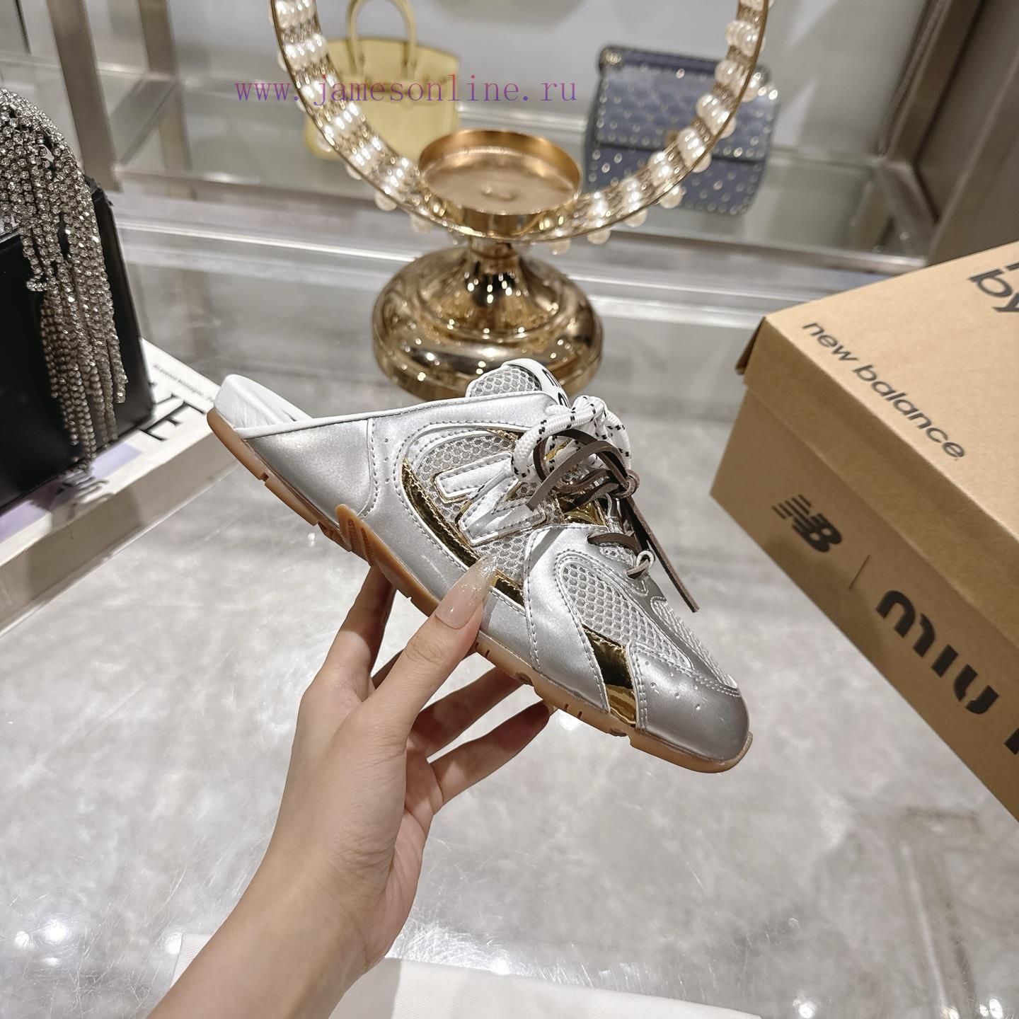 New Balance MIU Joint Half DragThis Pair Of Co Branded Flip Flops Dubbed The "Happy Rich Lady S hf4o70v2 - Image 6