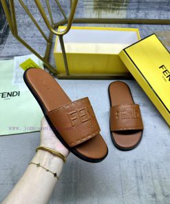 FENDI's Latest Popular Wide Lace Flat Slippers Feature A Brown Grain Leather Upper And Insole W fbo1xvy1