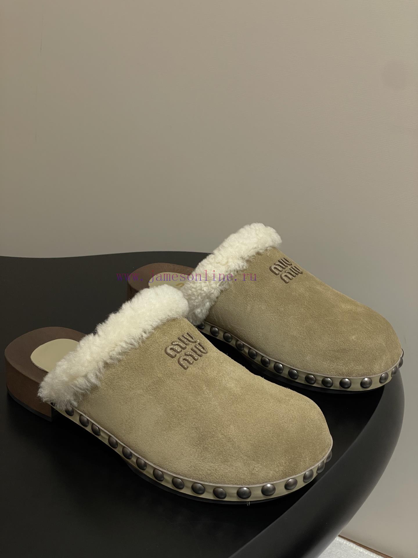 25ss Autumn/Winter Fashion MIUMIU Solid Wood Bottom Wool Half Slippers Thick Soled Mueller Shoe vnb42k3c - Image 2