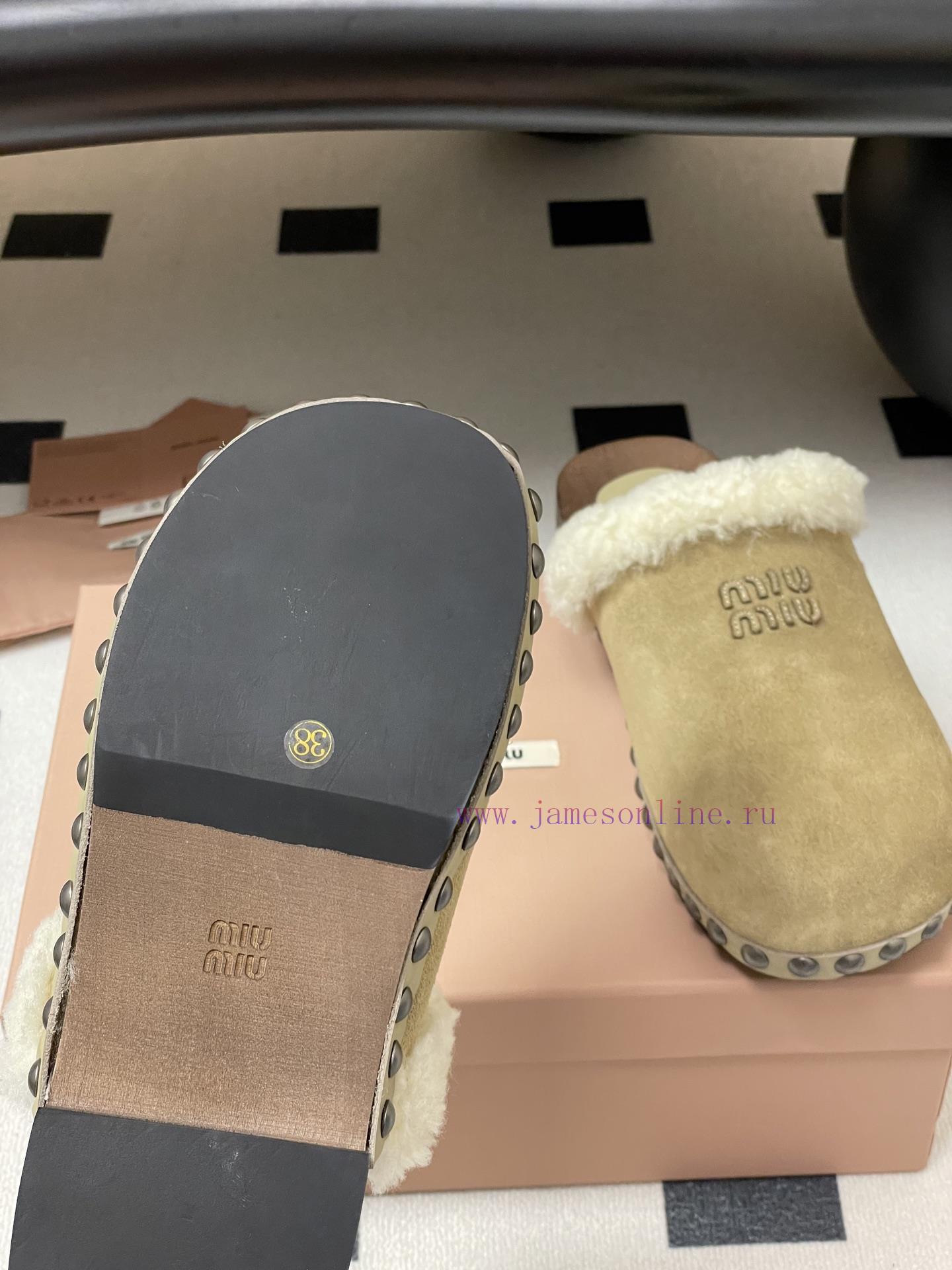 25ss Autumn/Winter Fashion MIUMIU Solid Wood Bottom Wool Half Slippers Thick Soled Mueller Shoe vnb42k3c - Image 9