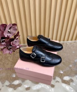 MiuMiu 2025 Spring Fashion Show New Vintage British Baroque Carving Elements Munk Leather Shoes oyphh44u