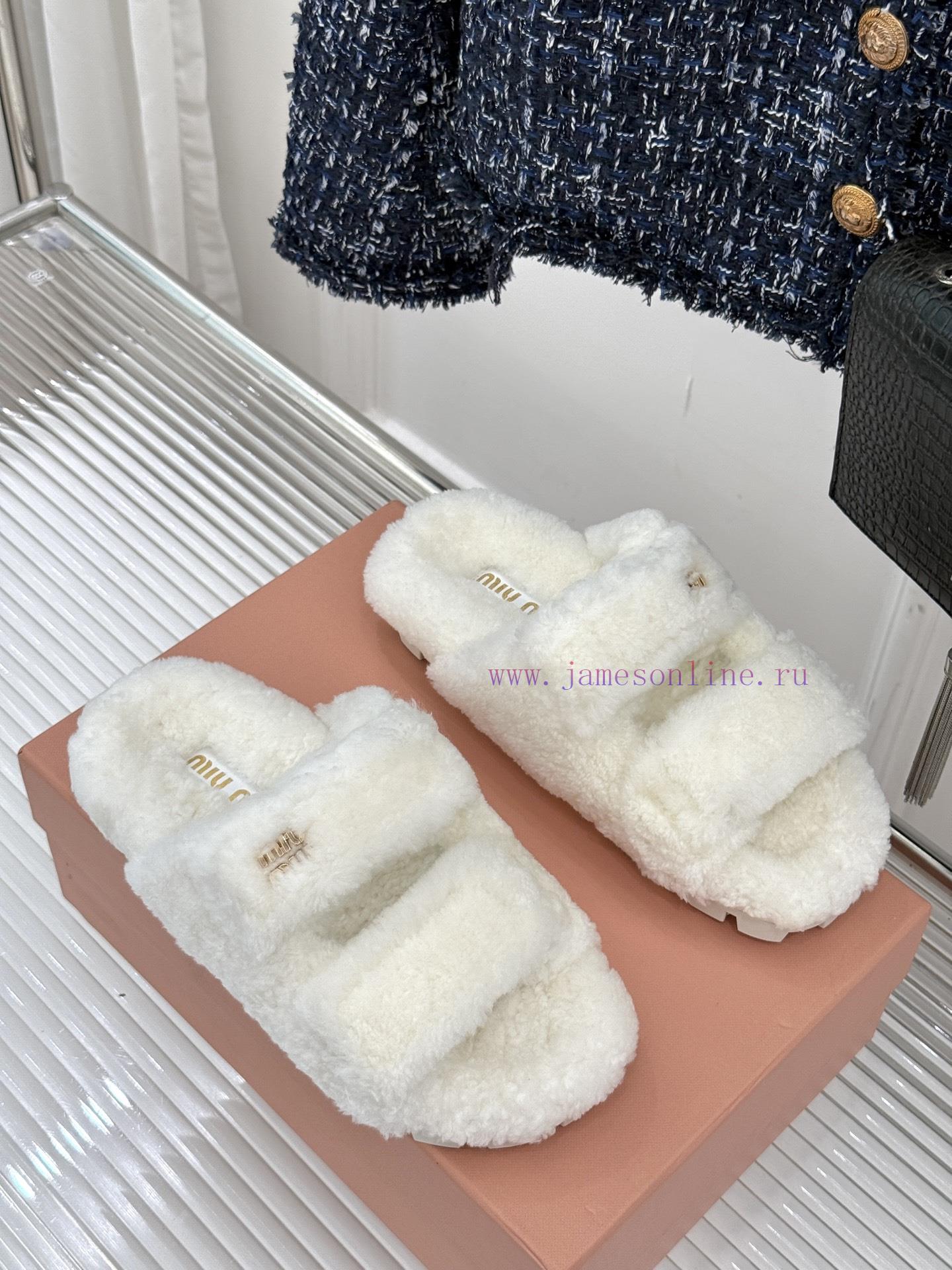 Miu Miu/Miu 25WF Autumn New Product Letter Hair DragIn Autumn And Winter I Want To Hide My Feet f3dt0fy5 - Image 4