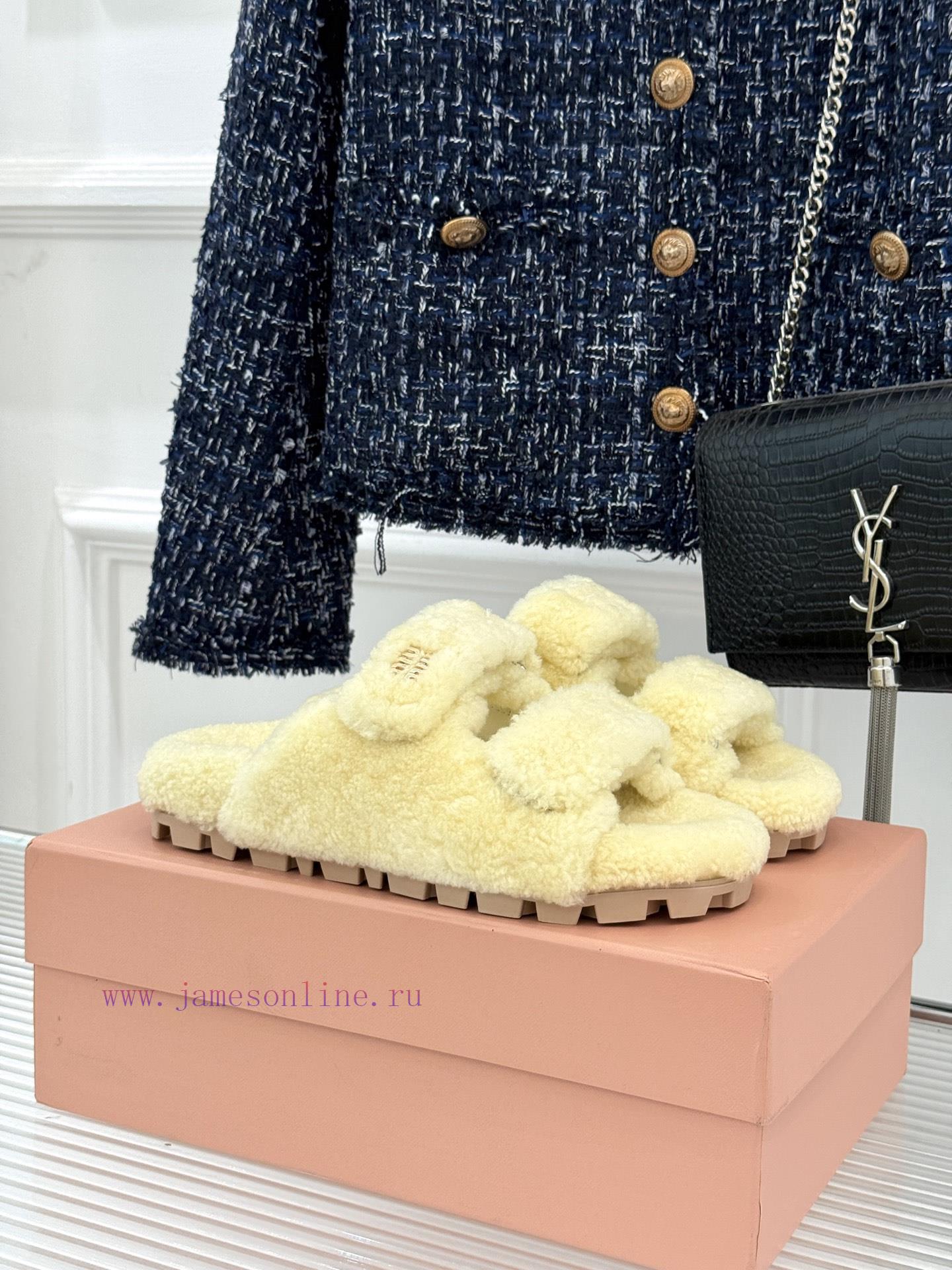 Miu Miu/Miu 25WF Autumn New Product Letter Hair DragIn Autumn And Winter I Want To Hide My Feet ydutvc33 - Image 2