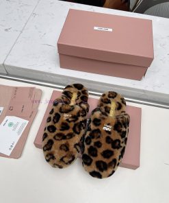 Miu Miu's 25 Year Flat Toe Hair Slippers Show New Retro Fashion Simple And High-end Easy To Mat ryssfzj9
