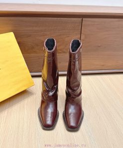 Purchasing GradeFendi's Classic Autumn And Winter Boots Have Become Popular Featuring A Combina 492fj575