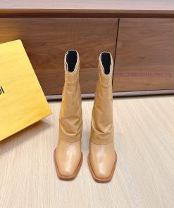 Purchasing GradeFendi's Classic Autumn And Winter Boots Have Become Popular Featuring A Combina qhgqdtfa
