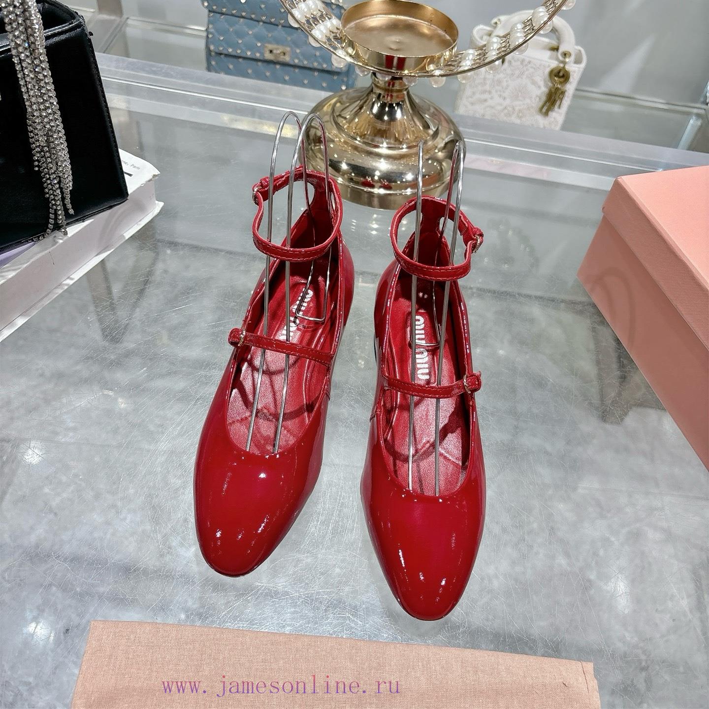 Single ShoeMiu Miu 25 Autumn/Winter New Round Head Small Single ShoesAt First Glance Miumiu's H ng2giw8h