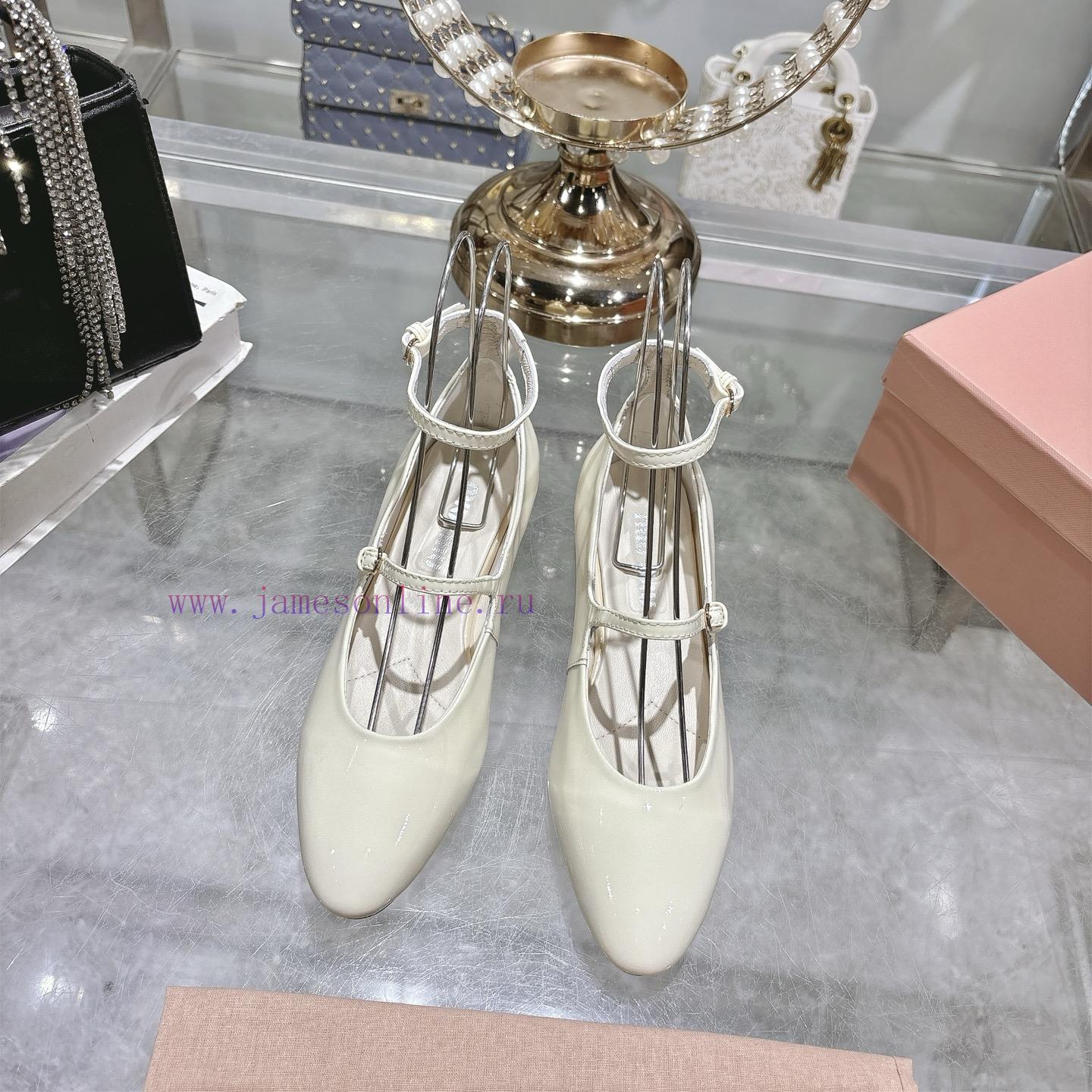 Single ShoeMiu Miu 25 Autumn/Winter New Round Head Small Single ShoesAt First Glance Miumiu's H 7vaulvd3 - Image 2