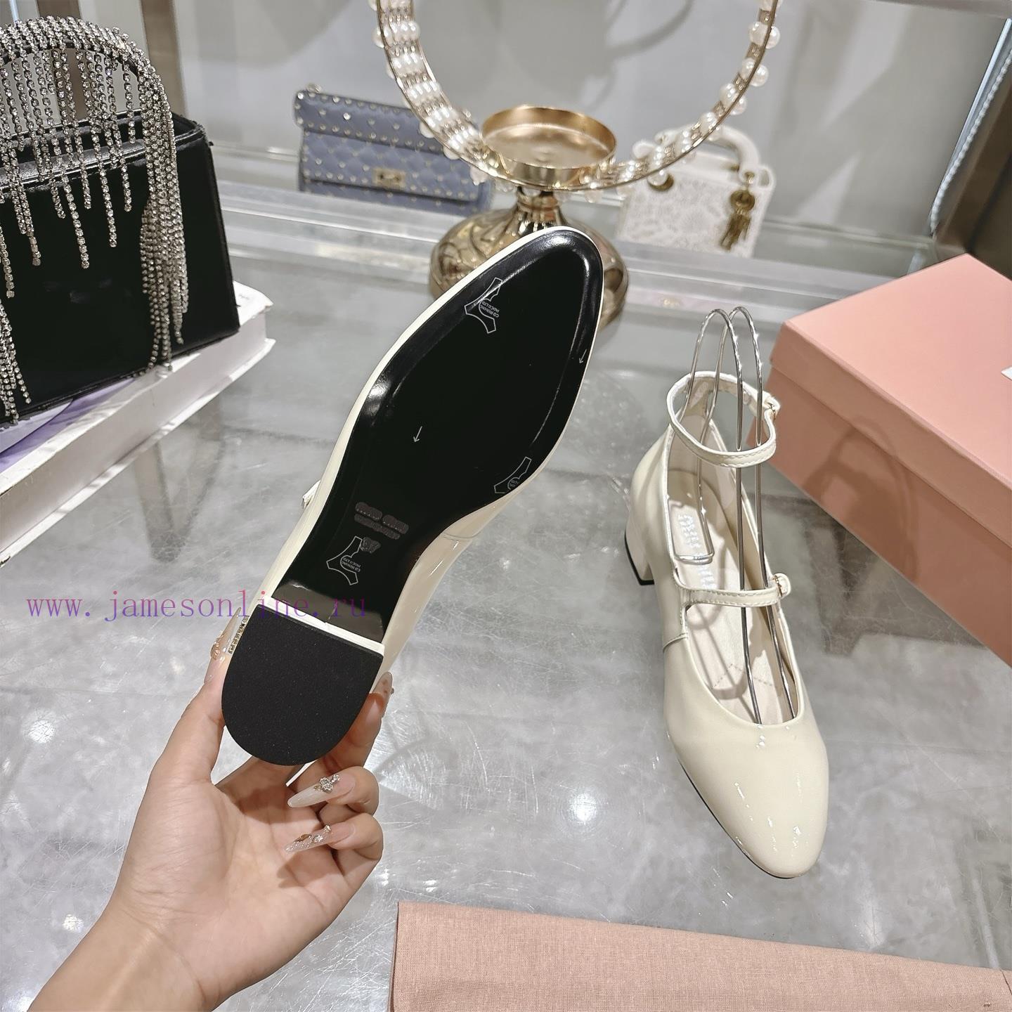 Single ShoeMiu Miu 25 Autumn/Winter New Round Head Small Single ShoesAt First Glance Miumiu's H 7vaulvd3 - Image 10