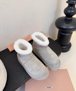 Miu Miu 25FW Deck Shoes Snow BootsThis Is A Snow Boot With Styles Such As Light Beige And Dark f7ab9juz