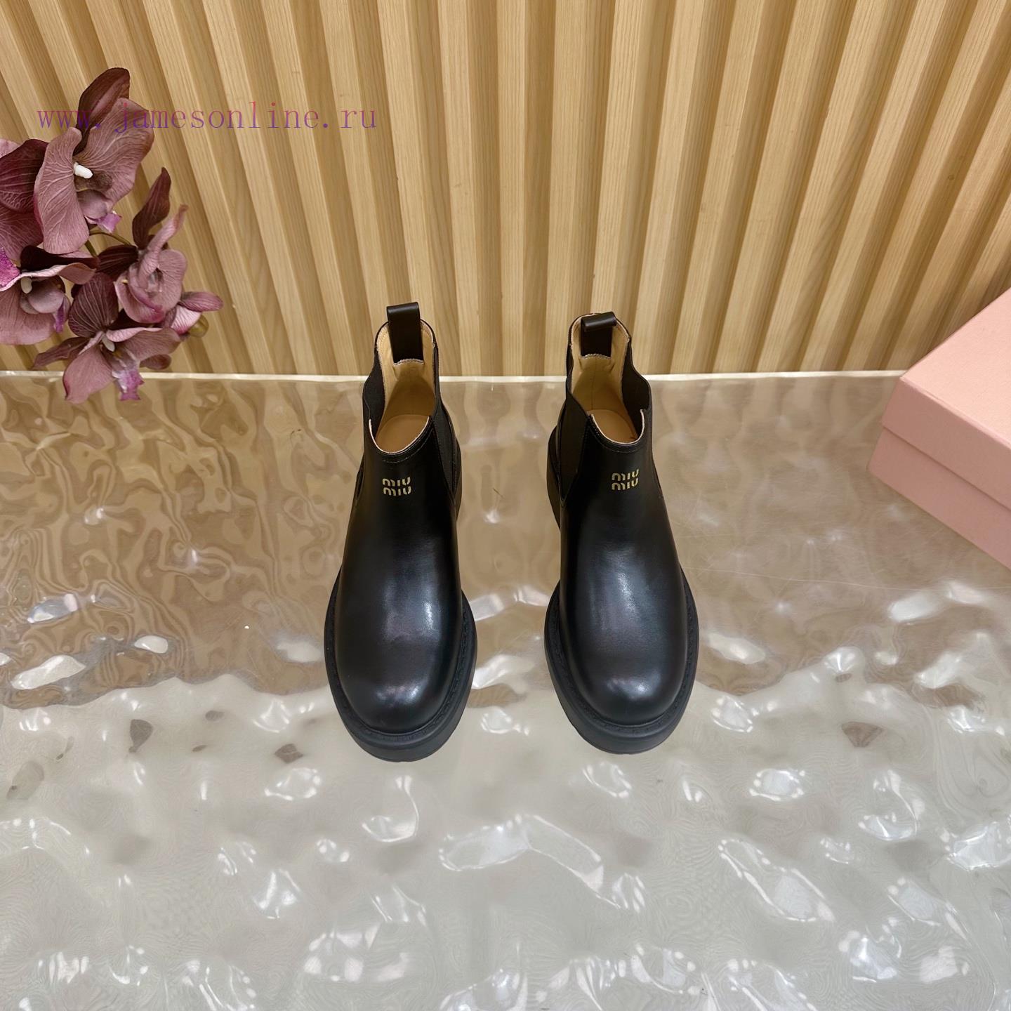 MiuMiu 2025 Autumn/Winter Fashion Show New Short Boots——————————————One Of The Most Worthwhile 3i9r59w0 - Image 5