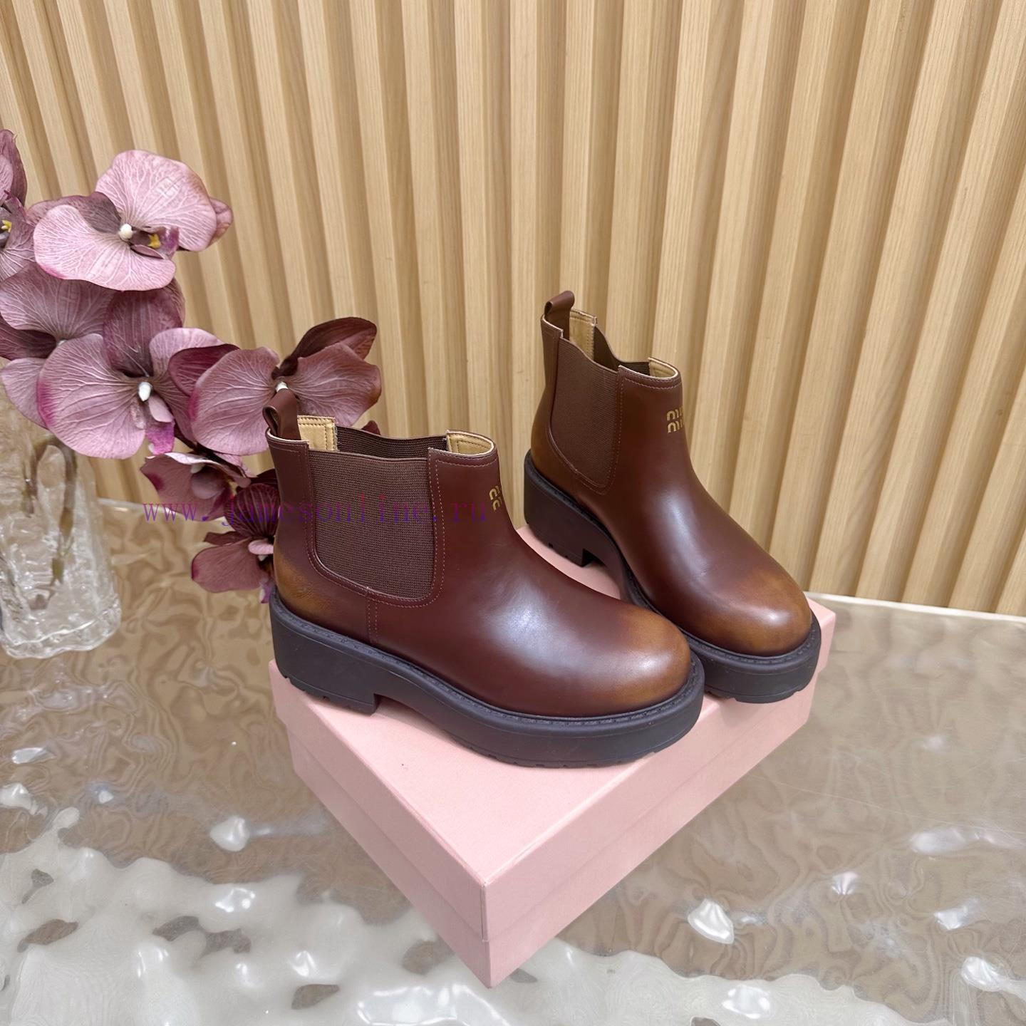 MiuMiu 2025 Autumn/Winter Fashion Show New Short Boots——————————————One Of The Most Worthwhile owjt0za0 - Image 3