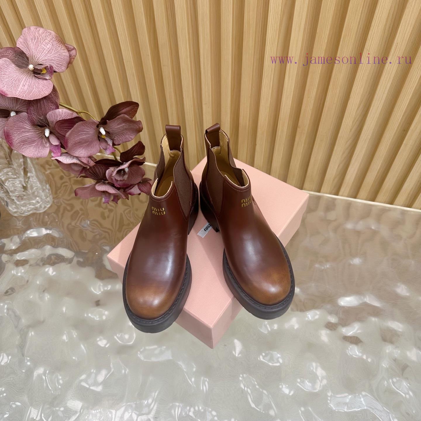 MiuMiu 2025 Autumn/Winter Fashion Show New Short Boots——————————————One Of The Most Worthwhile owjt0za0 - Image 4