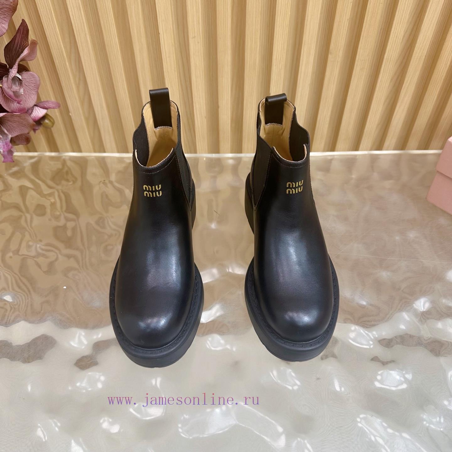 MiuMiu 2025 Autumn/Winter Fashion Show New Short Boots——————————————One Of The Most Worthwhile 3i9r59w0 - Image 7
