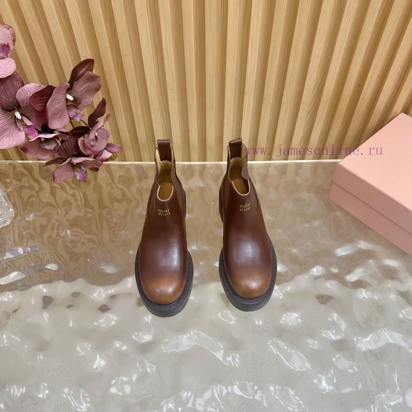 MiuMiu 2025 Autumn/Winter Fashion Show New Short Boots——————————————One Of The Most Worthwhile owjt0za0 - Image 5