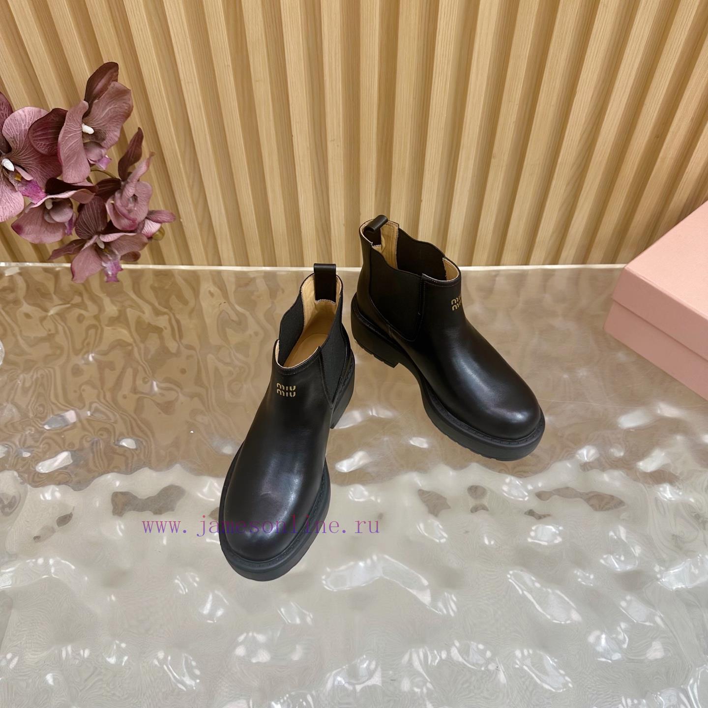 MiuMiu 2025 Autumn/Winter Fashion Show New Short Boots——————————————One Of The Most Worthwhile 3i9r59w0 - Image 8