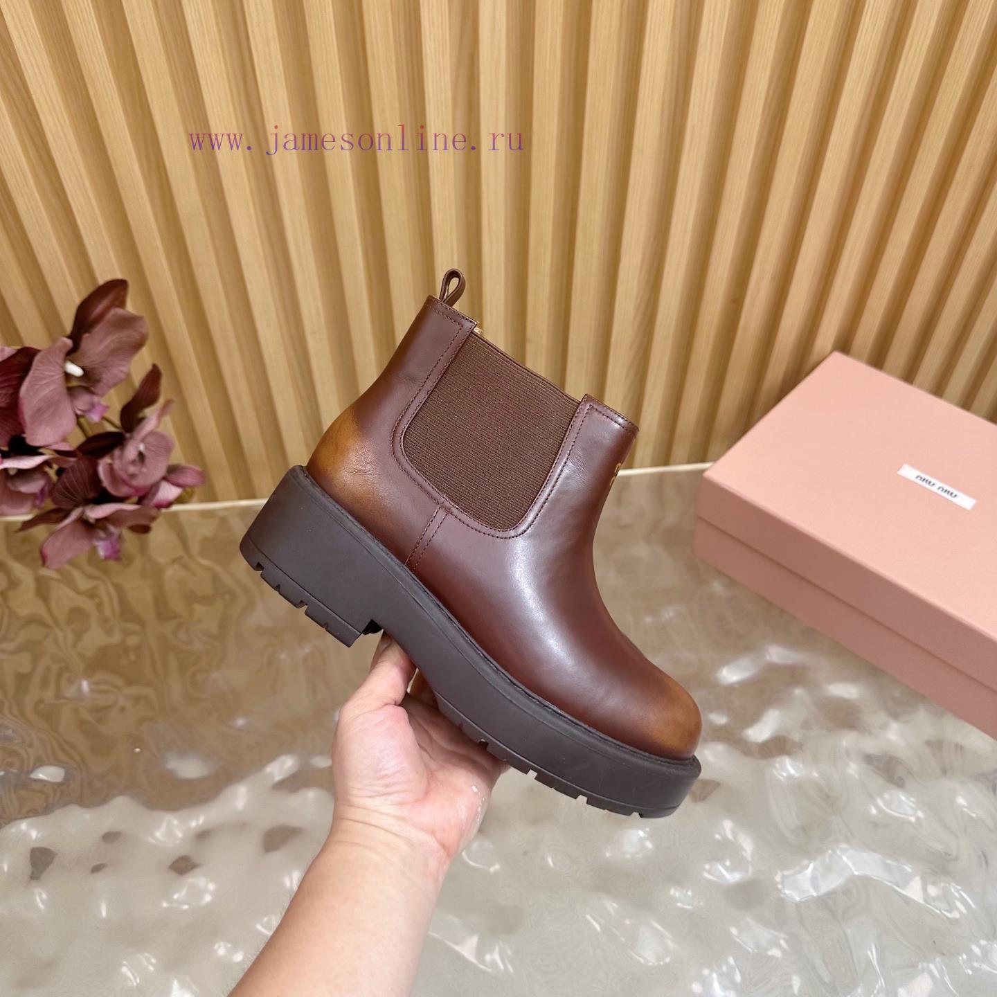 MiuMiu 2025 Autumn/Winter Fashion Show New Short Boots——————————————One Of The Most Worthwhile owjt0za0 - Image 7