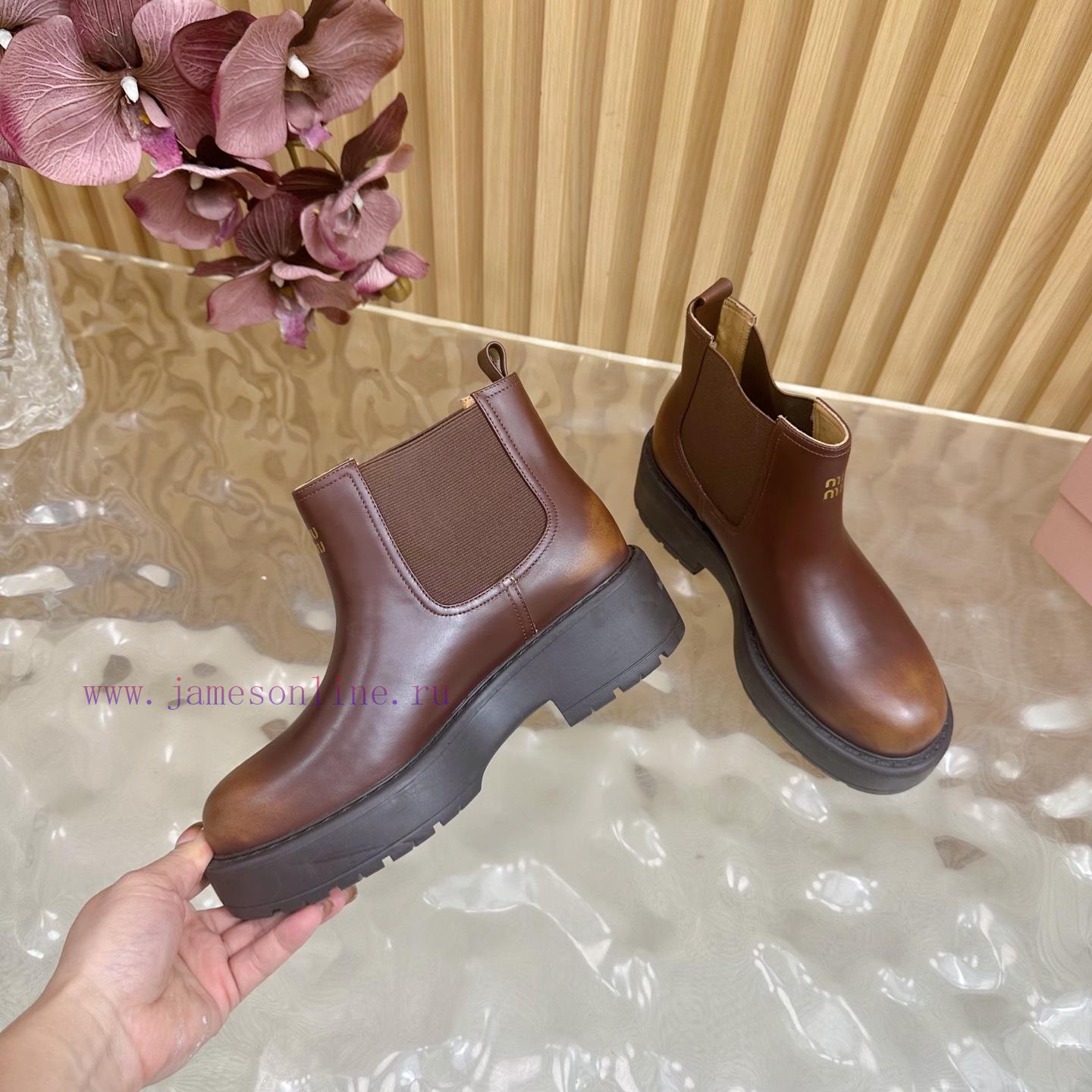 MiuMiu 2025 Autumn/Winter Fashion Show New Short Boots——————————————One Of The Most Worthwhile owjt0za0 - Image 8