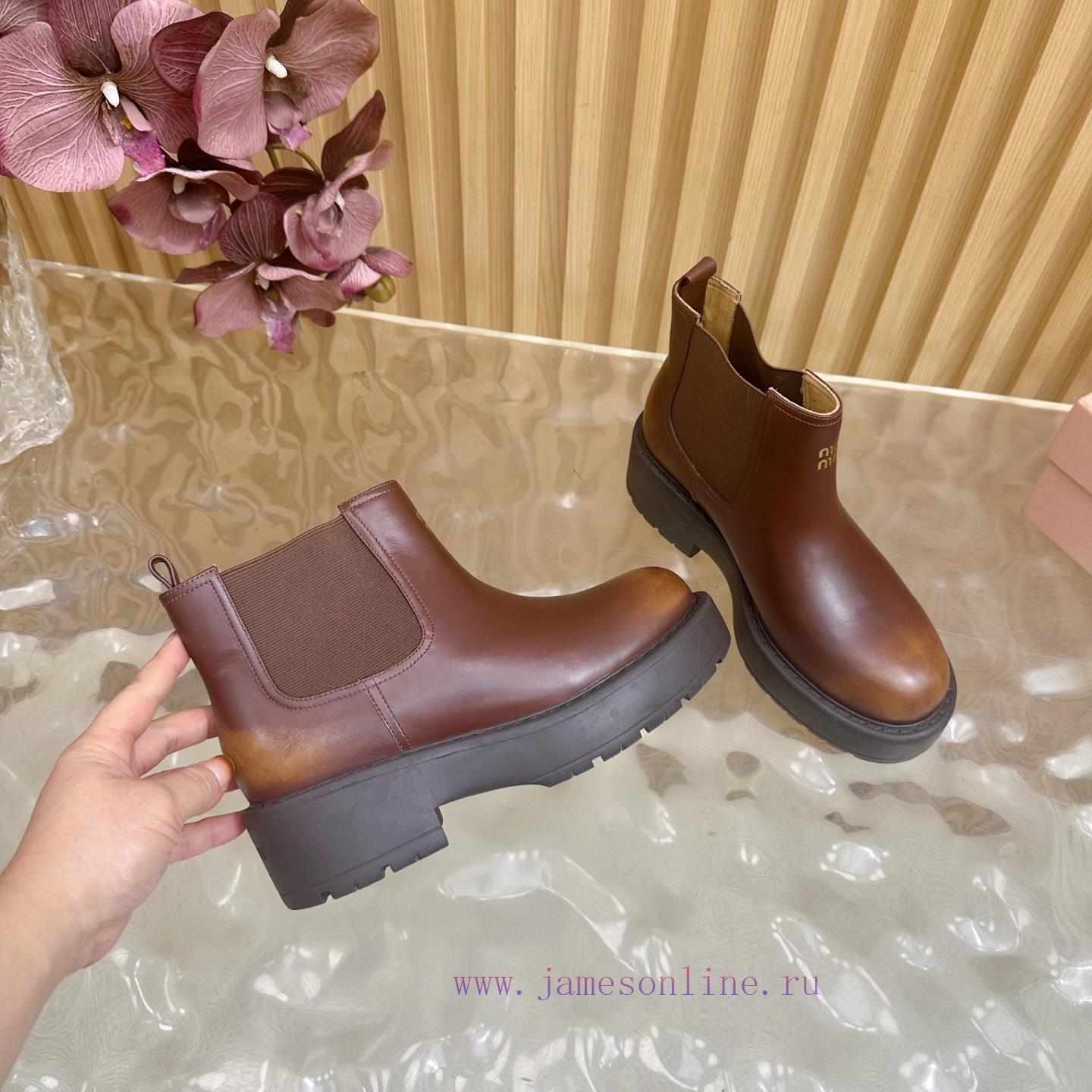 MiuMiu 2025 Autumn/Winter Fashion Show New Short Boots——————————————One Of The Most Worthwhile owjt0za0 - Image 9