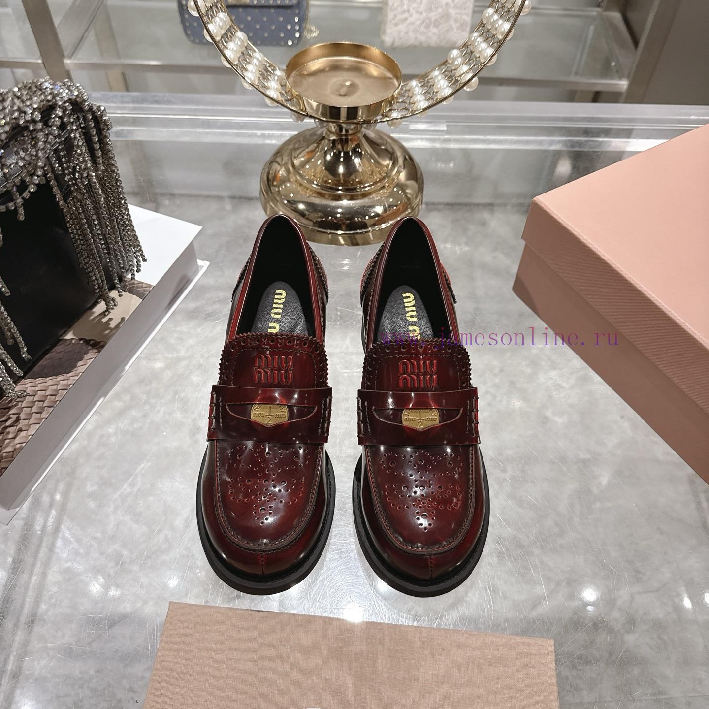 Miu Miu 25ss Autumn And Winter New Item Vintage Half Round Toe Single ShoeMiumiu's New Autumn A 54wiga5x