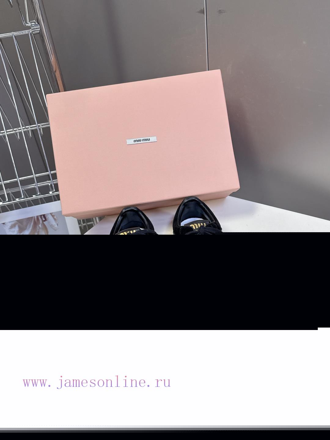 MiuMiu's Latest Fashion Show Retro Casual Shoes German Training ShoesThe Item With The Highest t6bq8zt7