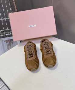 MiuMiu's Latest Fashion Show For Spring And Summer Thin Soled Shoes And Casual Shoes With Many 2lw288ri