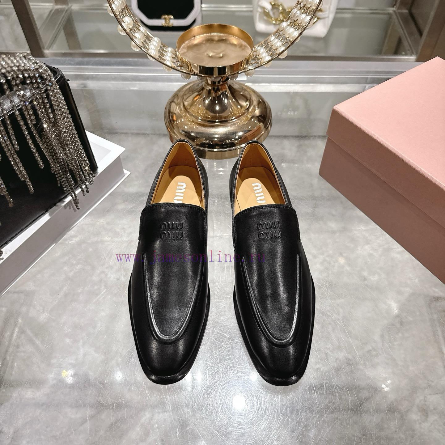Miumi * 26 Early Spring New Vintage LoafersBased On The Classic Retro Shoe Shape The Texture Le bj7rym0q