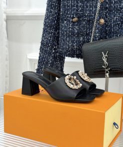 L * V Donkey Classic Water Diamond Buckle Strap Thick Heel SlippersInterpreting Summer Luxury W gpicjpot